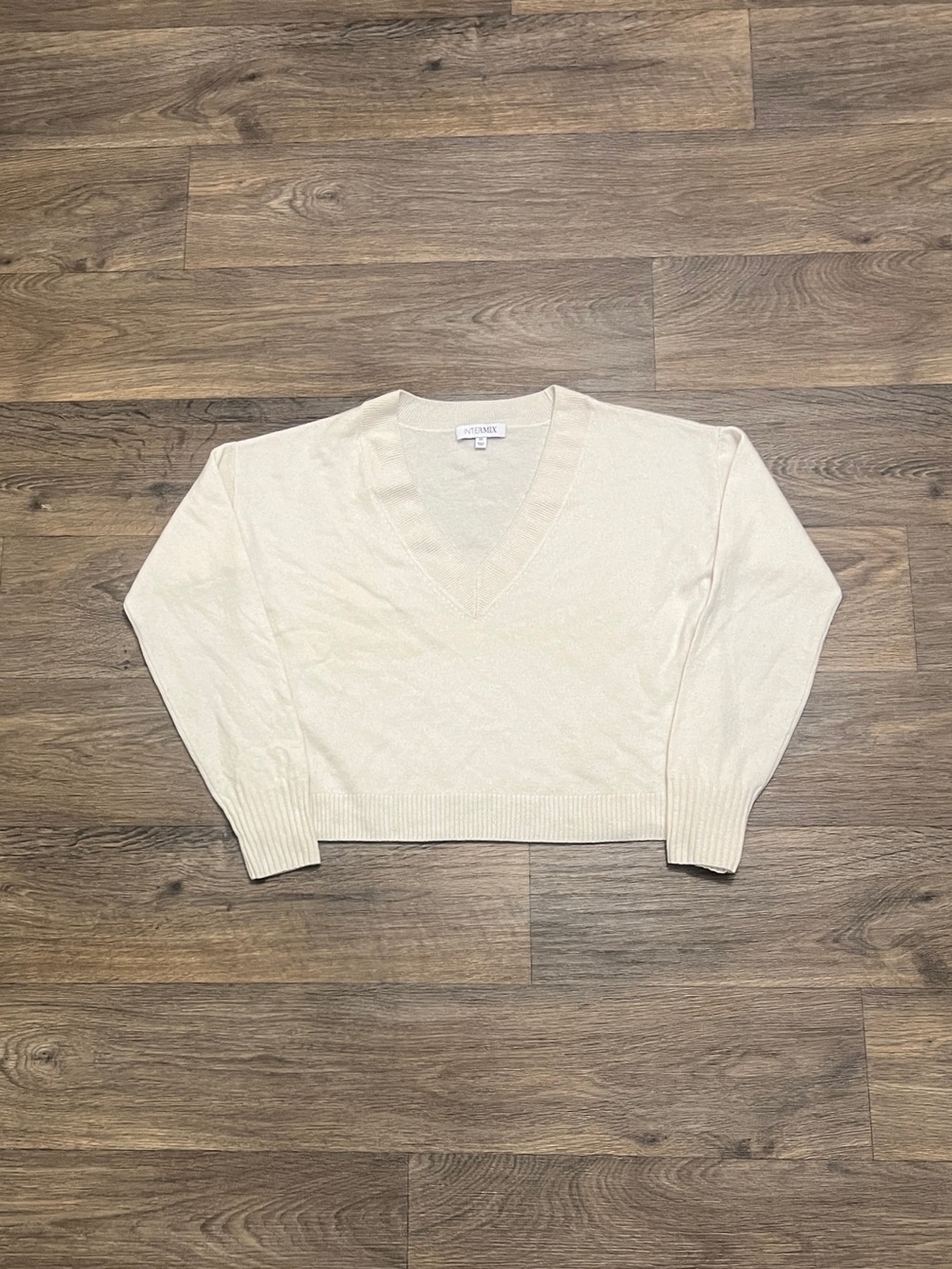 Intermix 100% Cashmere Elroy V-Neck Cashmere Sweater Size Medium Cream Ivory - Picture 5 of 8